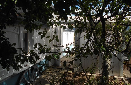 Arlanc Cabin | Suite cabanes & Roulottes - A stay in the heart of the vegetable garden, breakfast included.