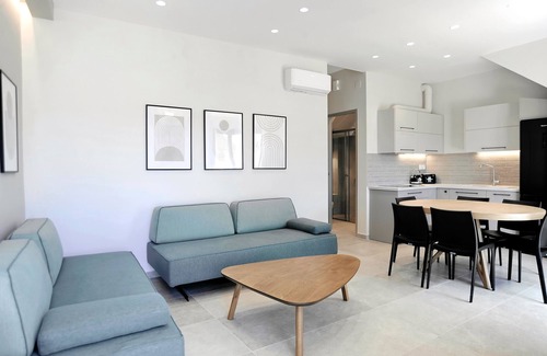 Vlicho House | Suite Christina - Demar Suites