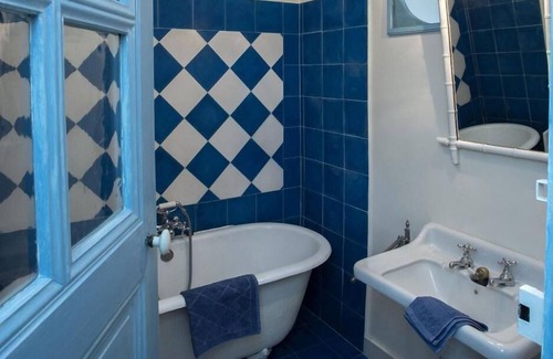 Suevres Bed & Breakfast | Suite-Connected-Private Bathroom-Garden view-George Sand