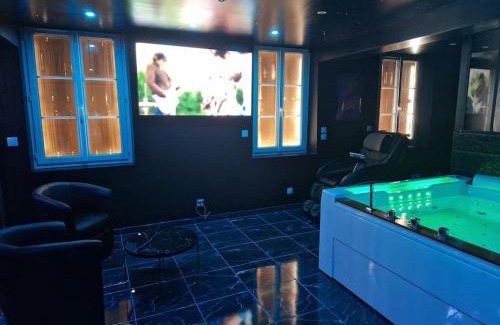 Laigneville Apartment | Suite Coquine avec jacuzzi YaoSpa60
