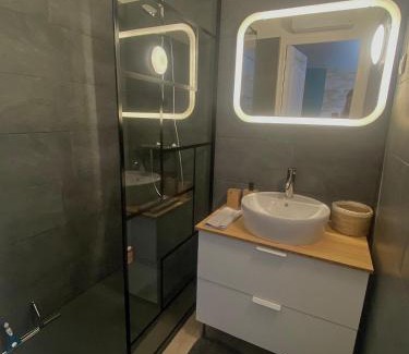 Saint-Martin-de-Crau Bed & Breakfast | Suite cosy indépendante avec extérieur