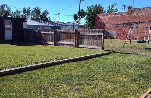Valier House | Suite Country Downtown #1 Cozy and Relaxing just mintues from Lake Frances