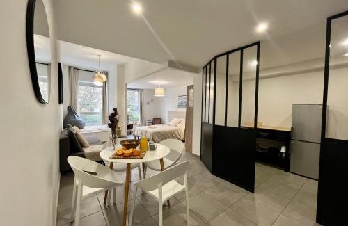 Moliere - Edgard Quinet Apartment | Suite Danbury