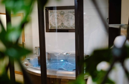 Cadereau Apartment | Suite de Diane Jacuzzi - Première conciergerie