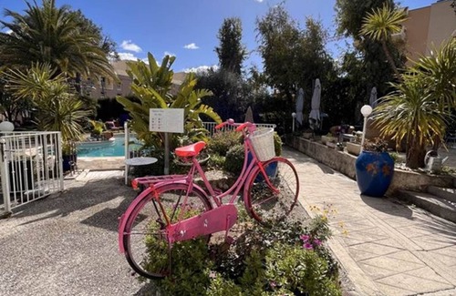 Vence House | Suite double bed + sofa bed with terrace (11)