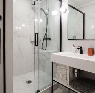 Saint-Thomas-d'Aquin Apartment | SUITE ELUARD au cœur de la Rive Gauche, neuf, design, 2-4 personnes