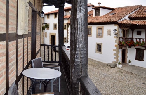 Santillana del Mar Apartment | Suite-Family-Whirlpool bath