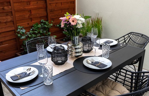 Schwerin Apartment | Suite for 4 with terrace in the heart of the city center