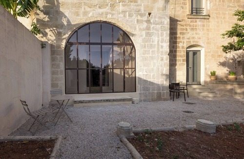 Cannole House | Suite Garden Palazzo Villani Lubelli