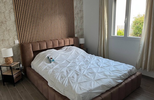 Aigrefeuille-d'Aunis Bed & Breakfast | Suite guest room with breakfast included
