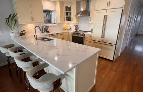 White Rock House | Suite home in the Rock!
