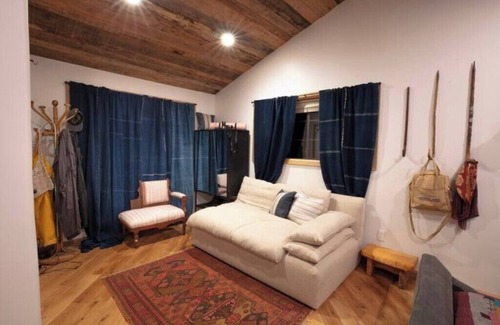 Round Top Apartment | Suite III @ Oakbones Round Top