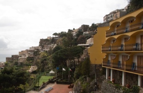 Positano Hotel | SUITE IN 4 STAR HOTEL WITH VERANDA