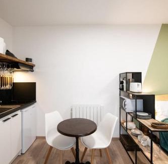 La Demi - Lune Apartment | Suite Kella Tassin - Beau studio rénové