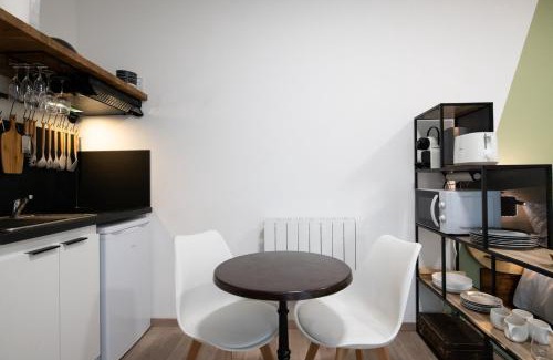 La Demi - Lune Apartment | Suite Kella Tassin - Beau studio rénové