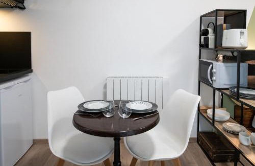 La Demi - Lune Apartment | Suite Kella Tassin - Beau studio rénové