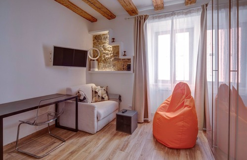 Barriera Vecchia-San Giacomo Apartment | Suite La Maison de Trieste quiet in the main street with private garage