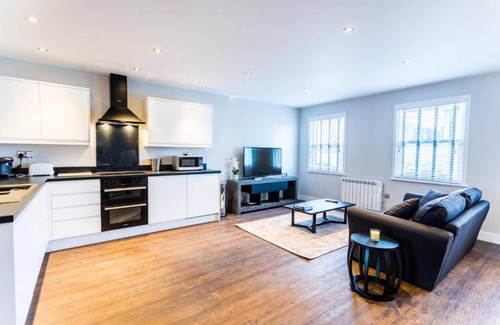 Swindon Apartment | Suite Life Serviced Apartments