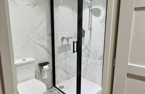 Arpajon Apartment | Suite Love - Jacouzzi - Table de Massage