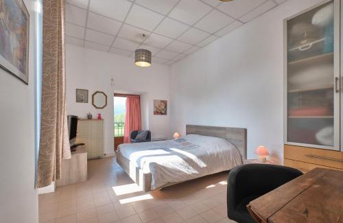 Saint-Geoire-en-Valdaine House | Suite Marguerite chez l'habitant