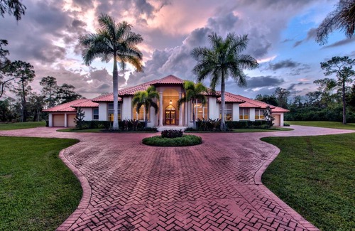 Rural Estates House | Suite Majesty Palm in the Knickerbocker Estate Naples