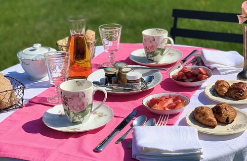 Suzay Bed & Breakfast | SUITE MARQUISE DE POMPADOUR PRIVATE CHARMING ROOM BREAKFAST INCLUDED