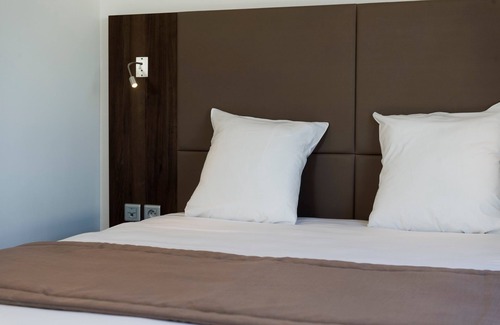 Dijon Hotel | Suite Moderne 100m du Centre|Wifi + Salon Privé