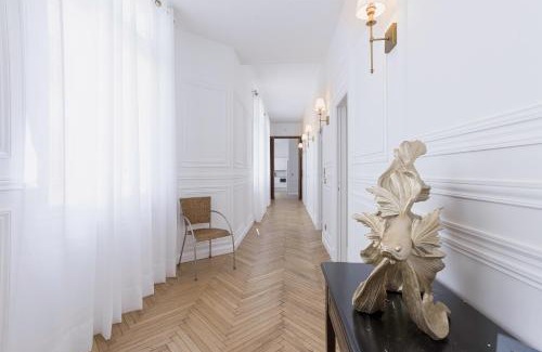 Cannes City Centre Apartment | Suite MonteCristo & Emplacement Unique & Spacieux 150M2 & Clim