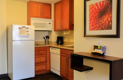 Milpitas Condo | Suite near Downtown San Jose | Outdoor Pool + FREE Shuttle