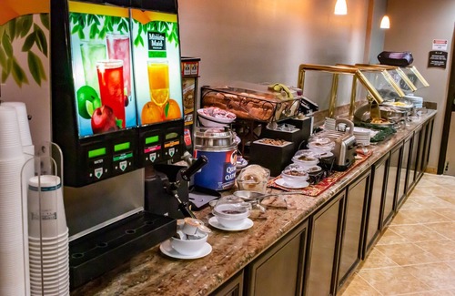 Milpitas Condo | Suite near Downtown San Jose | Outdoor Pool + FREE Shuttle