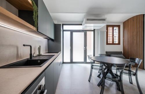 Formigine Apartment | Suite on canvas near the city of Ferrari