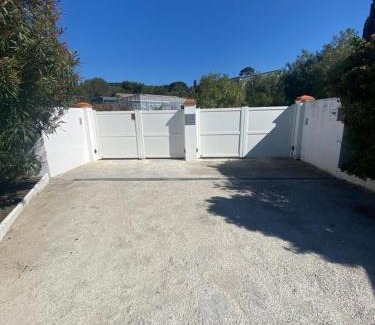 La Celle-sous-Gouzon House | Suite parentale indépendante Parking Privée