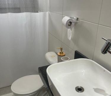 Centro House | Suite pequena em casa de familia 15km de Belém