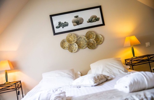 Saint-Wambert-des-Trois-Vallees Bed & Breakfast | Suite "Piscine" 2-3pers with breakfasts, private swimming pool and access to the SPA