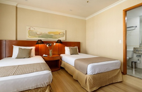 Barra da Tijuca Bed & Breakfast | Suite, pool and gym | BPremium T2