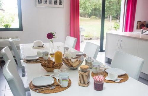 Le Burgaud Bed & Breakfast | Suite pour 4 la Maison Maupas