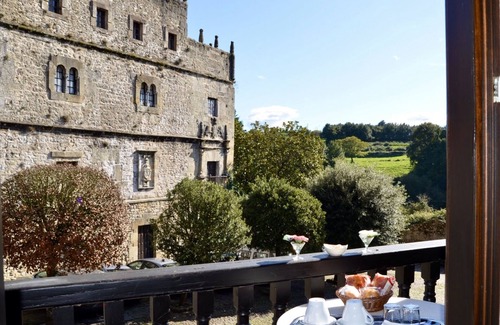 Santillana del Mar Apartment | Suite-Premium-Whirlpool bath-Terraza