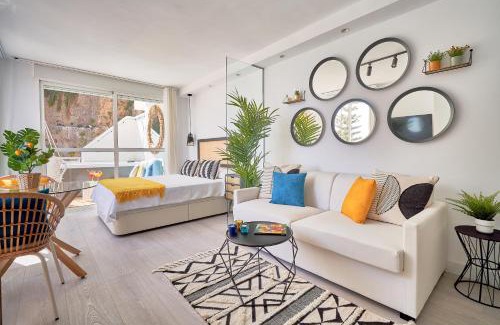 Torremolinos Apartment | SUITE ROCA CHICA