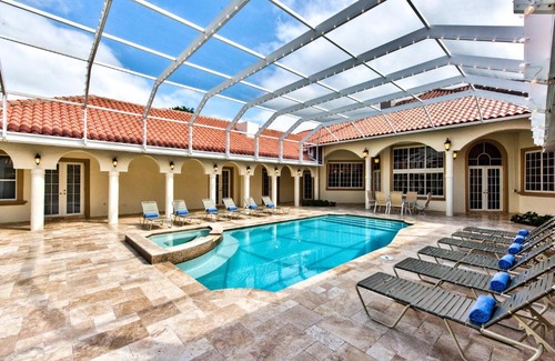 Rural Estates House | Suite Royal Palm in the Knickerbocker Estate Naples