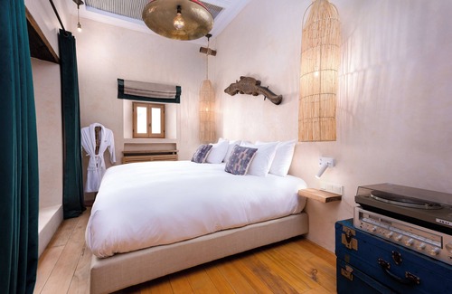 Marrakesh-Tensift-El Haouz House | Suite Signature with bath and Patio View