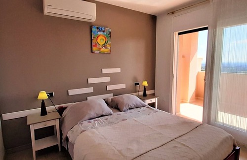 Pau House | Suite & Spa Panoramic Olivars