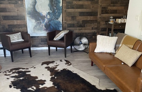 Park Hill Apartment | Suite that sleeps 4 to 5 in Park Hill, Yonkers- LONG TERM AVAILABLE INQUIRE