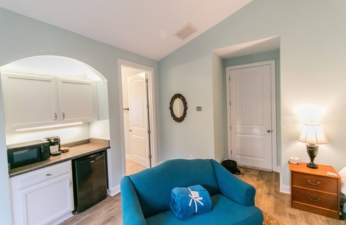Bowling Green Apartment | Suite w/Private Entry and Nature Trails ($40 cleaning)
