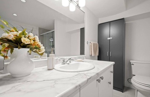 Fleetwood House | Suite with Modern Upgrades in Surrey