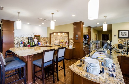 Plano Condo | Suite with Roll in Shower | Free Wi-Fi and Free Breakfast