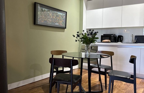 Plymouth Apartment | Suite4Serenity @ Rwy Luxury Apartment