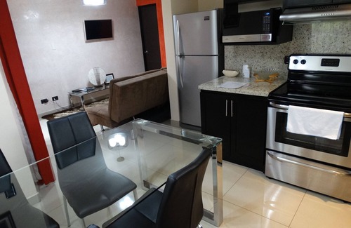Alajuela House | SUITES AND APARTMENTS MERLYN AEROPUERTO # 17, OASIS DE PAZ
