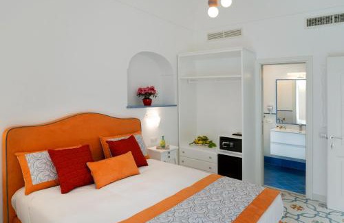 Scala House | Suites in the Amalfi Coast - GuestHouse with Terrace near Amalfi - Breathtaking View of Ravello