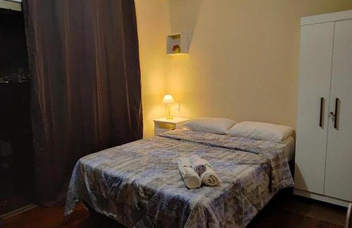 Planalto House | Suites Quartos Lindos Sobrado com Piscina no Centro