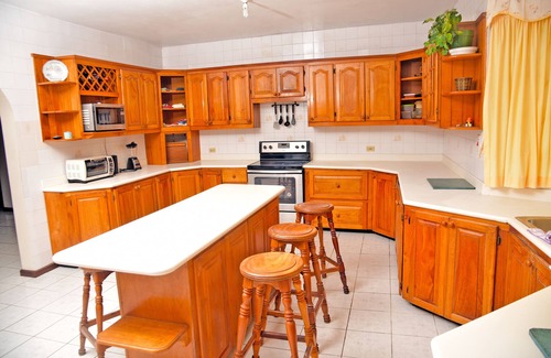 Mandeville Apartment | SuiteVille in Mandeville , Shopping Malls, Beaches, Parks, Highway nearby